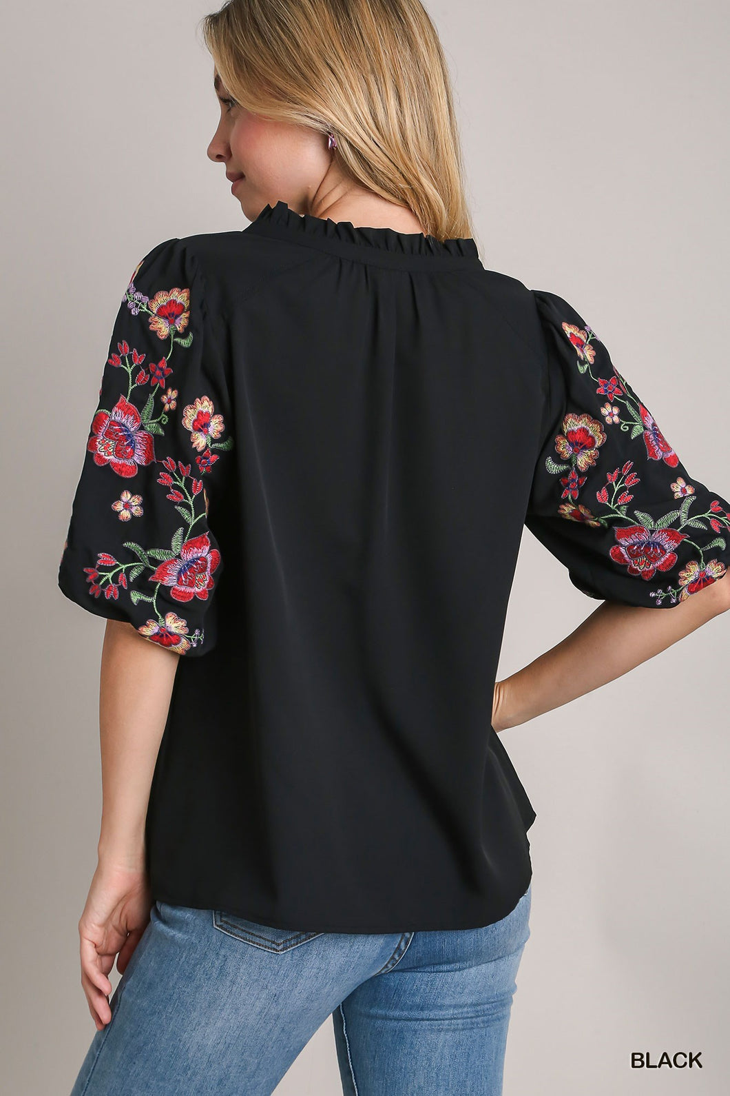 UMGEE Embroidery Puff Sleeve Top with Ruffle V-Notched & Drawstring