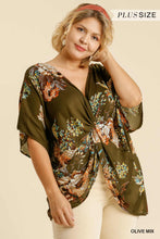 Load image into Gallery viewer, UMGEE Front/Back Reversible Floral Print Dolman Sleeve V-Neck Top with a Gathered Knot
